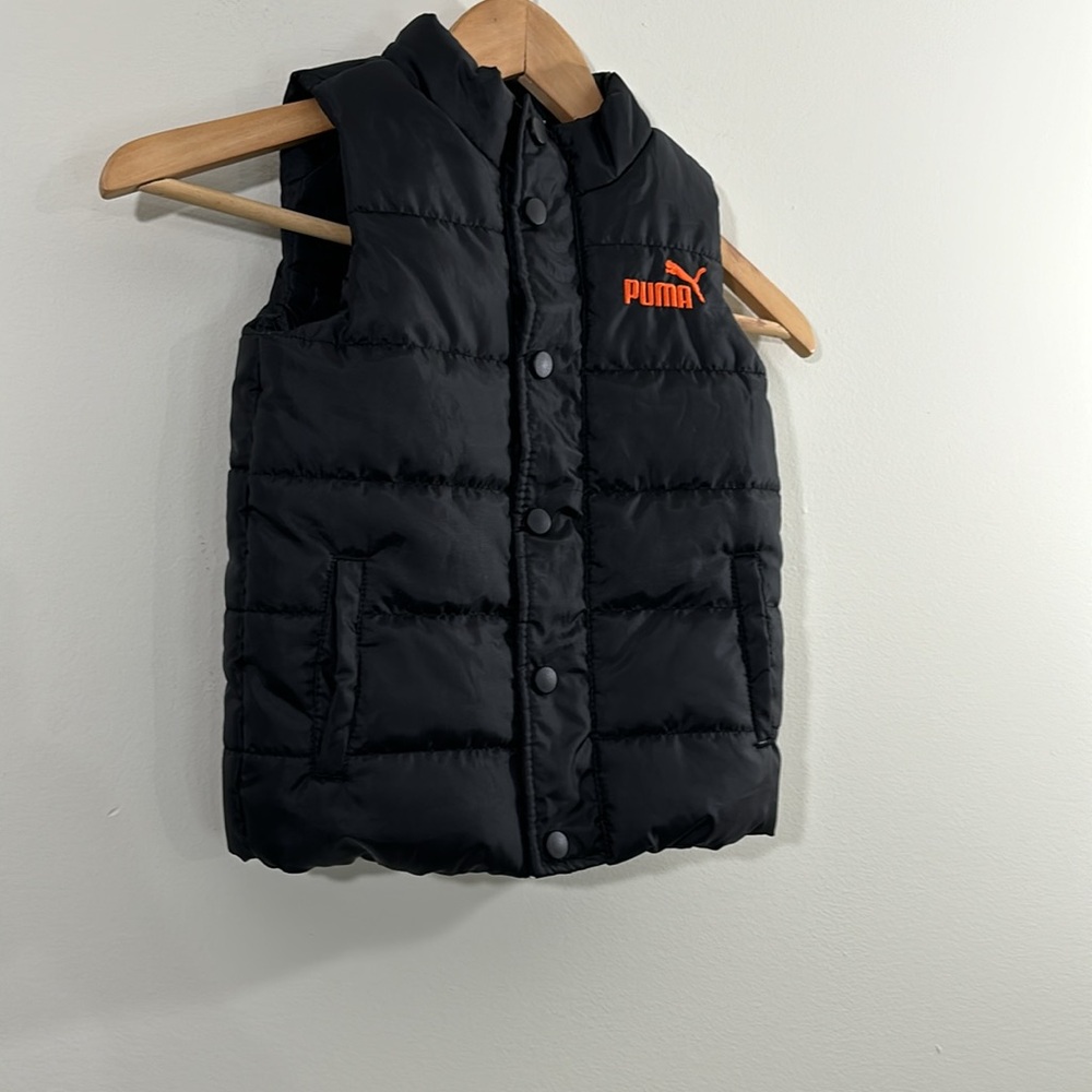 Boys Puma Puffer Vest in Solid Black With Orange Logo - Size 4T - Picture 4 of 10